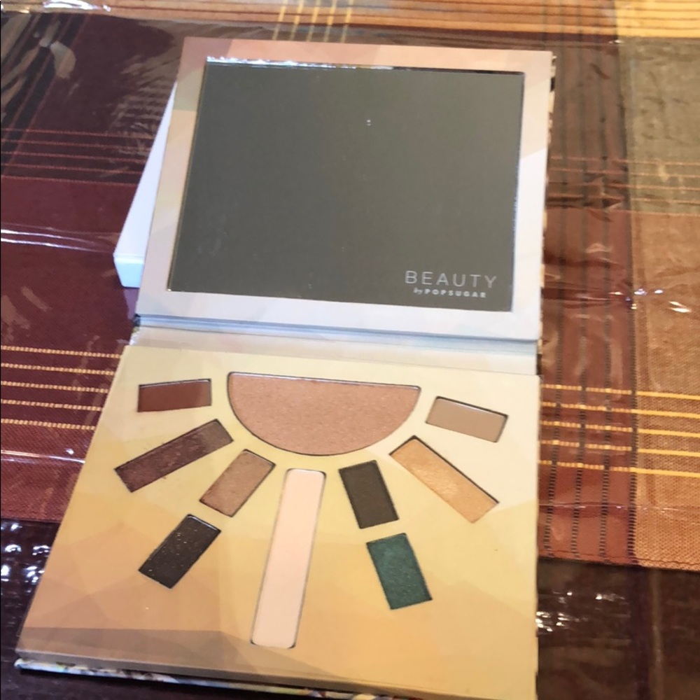 Beaty By POPSUGAR Lady Jade Crystal Power Palette